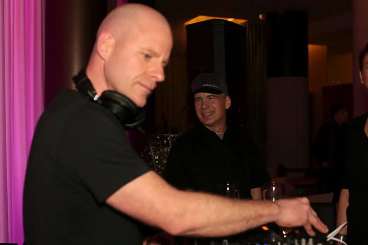 Vernon Douglas Social 5